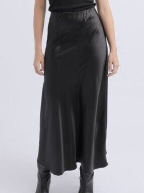 Fine Line New York satin midi skirt black women's size L